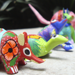 Cajita "Atotonilco" con mini alebrije, dulces mexicanos y algo más  para regalos - Ambiente Mexicano